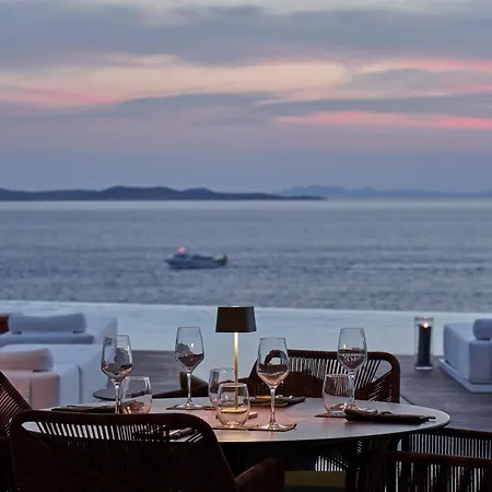 أجنحة وفندق كوروس فندق Mykonos Town
