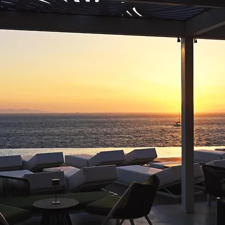 코우로스 호텔&스위트