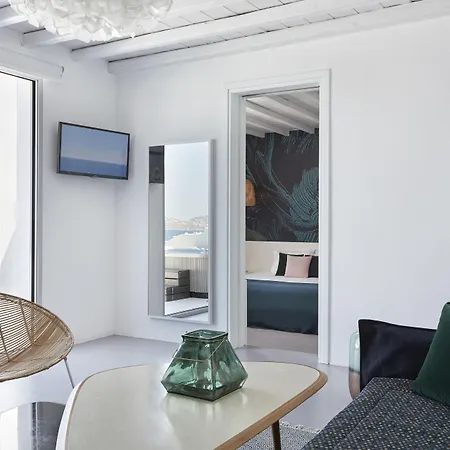 코우로스 호텔&스위트