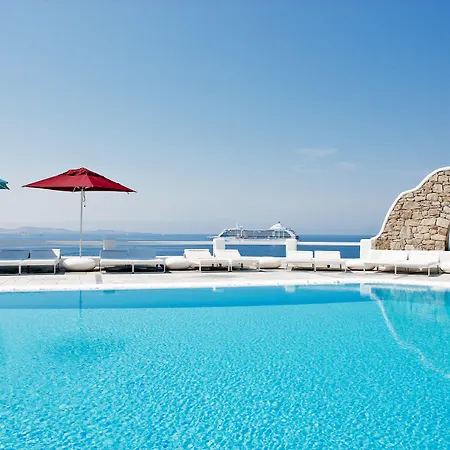 코우로스 호텔&스위트 5*