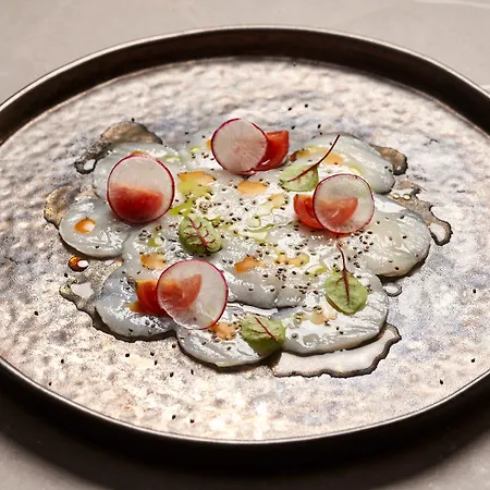 호텔 코우로스 호텔&스위트